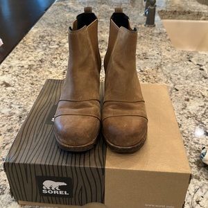 SIZE 8 SOREL LEA WEDGE  color ELK CURRY